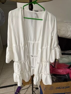 Raviya White Lightweight Cover-Up